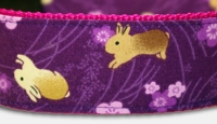 Japan Hasen & Blüten - Halsband - lila